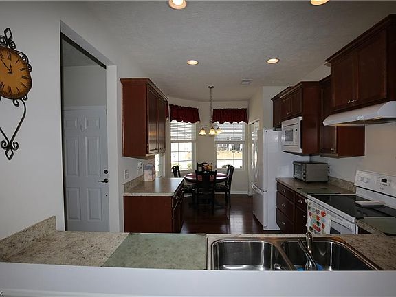 4th image of 37843 Dakota Dr