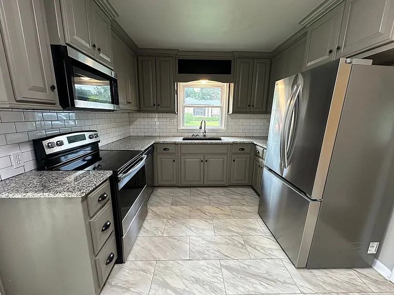 2521 Sunnybrook Dr — Photo 8