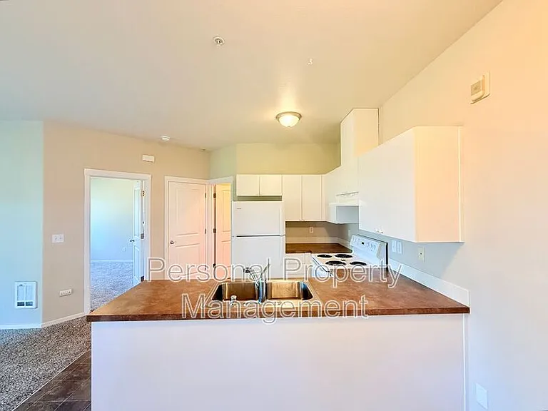 116 S Main Ave — Photo 11