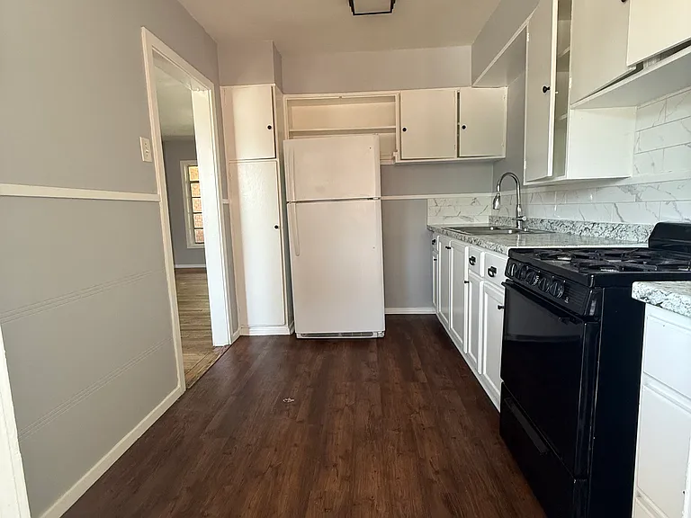 2101 College Ave #4 — Photo 2