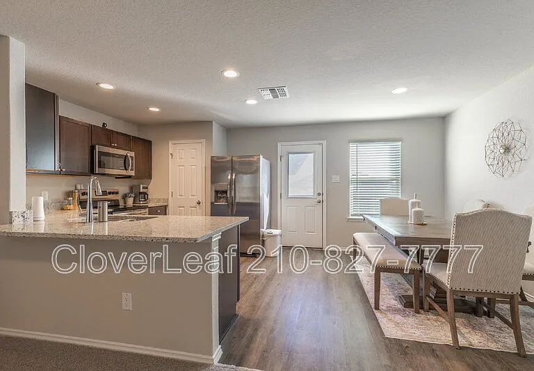 227 Stevens Smt — Photo 20