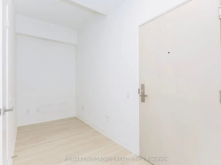 500 Wilson Ave #550 — Photo 8