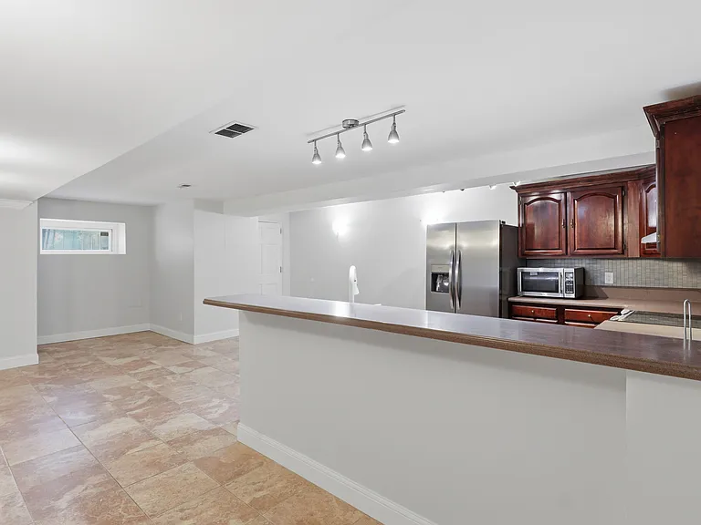 1345 Euclid St NW — Photo 7