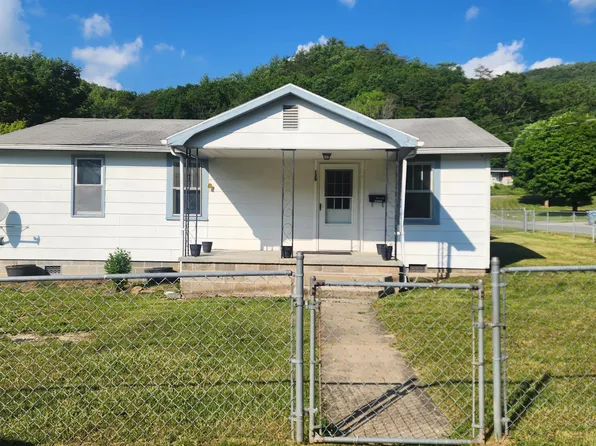129 Spruce St, White Sulphur Springs, WV 24986