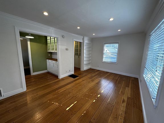 Living room/bed room
