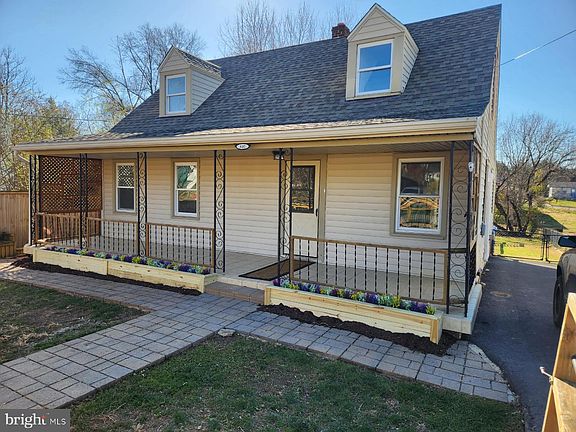 2nd image of 812 W 13th St