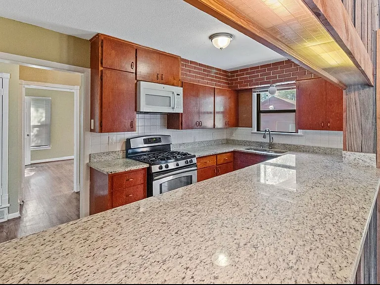 10911 Visalia Dr — Photo 6