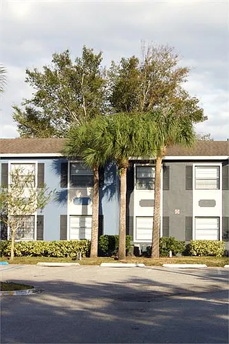 2565 N Alafaya Trl Photo 1