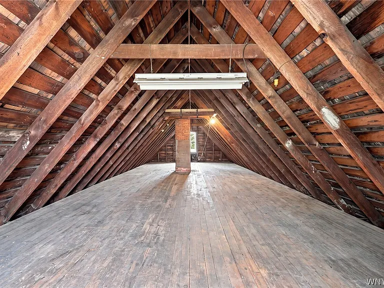 304 W Delavan Ave — Photo 21