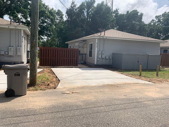 2nd image of 215 N Carys Ln