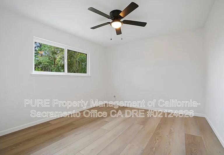 5939 Gloria Dr — Photo 12