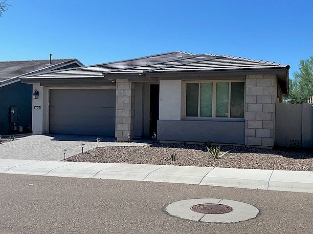 1st image of 731 E Marblewood Way