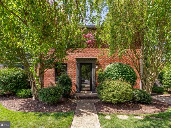 517 Janneys Ln, Alexandria, VA 22302