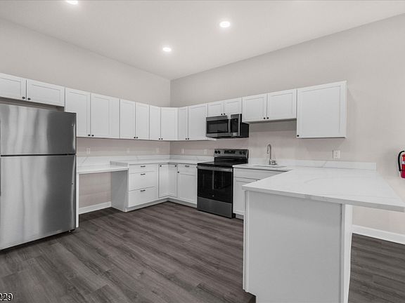 3rd image of 1 Main St #101