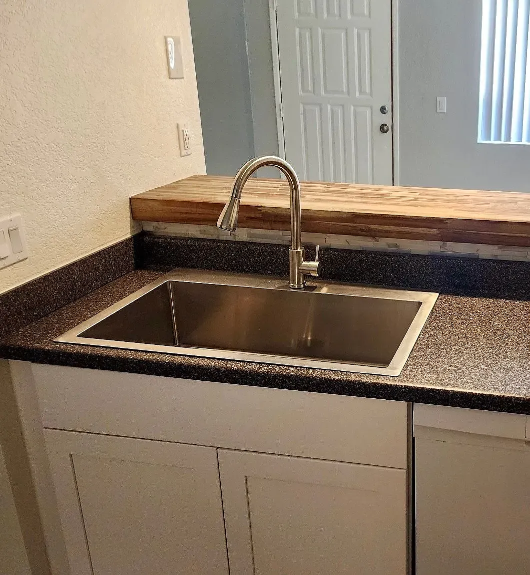 Sandy Palms Apartments — Photo 3