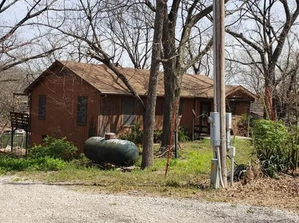 337 W Sugar Lake Dr, Mound City, KS 66056