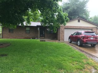 151 Stahl Dr, Smithton, IL 62285