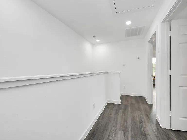 3910 Woolworth St — Photo 17