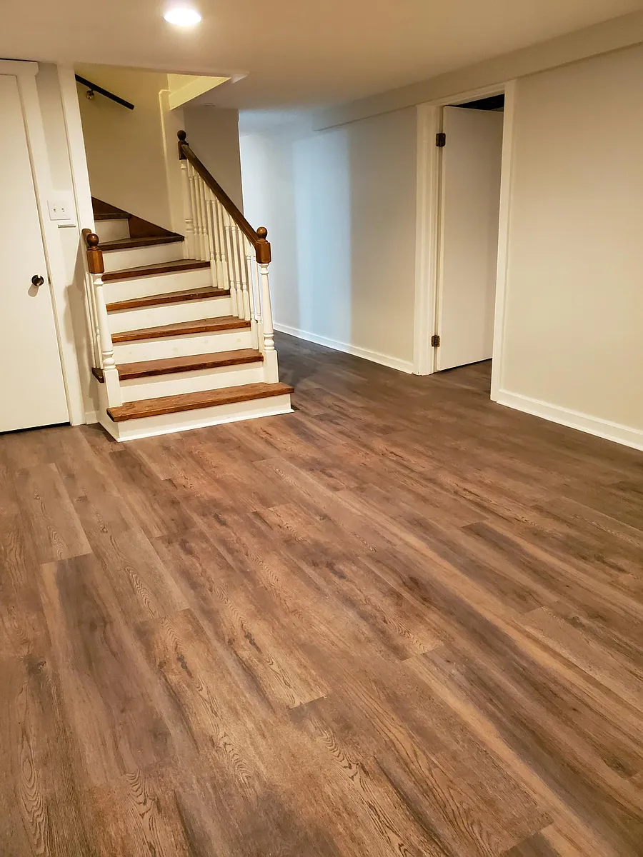 Living room - 3446 N Harding Ave #BASEMENT