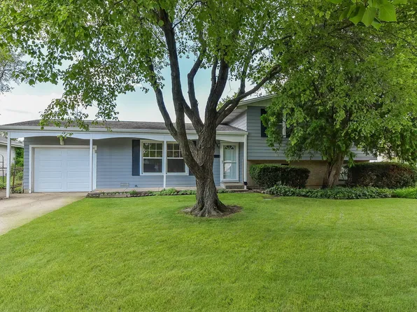 535 Illini Dr, Carol Stream, IL 60188