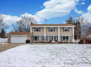 6155 Pebbleshire Dr, Grand Blanc, MI 48439