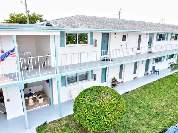 1117 Lake Ter APT 208, Boynton Beach, FL 33426