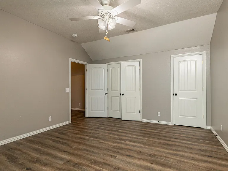 314 W Olive St — Photo 15
