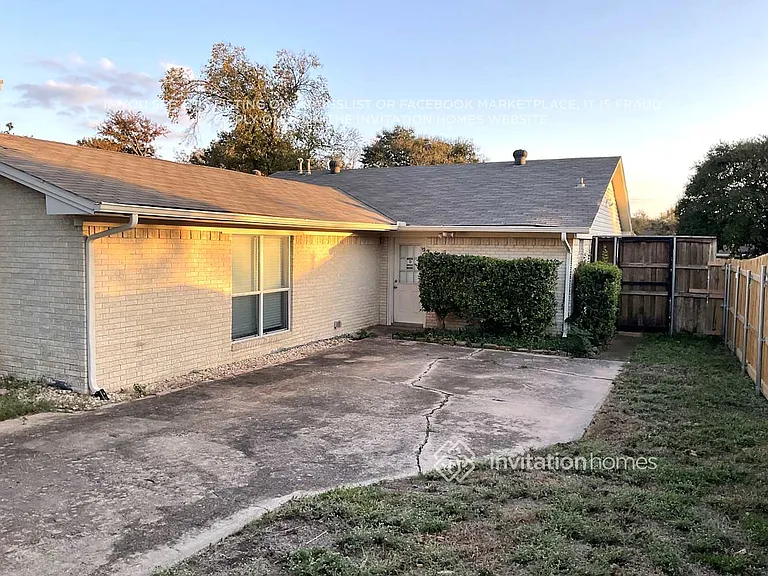436 Lexington Ln — Photo 15