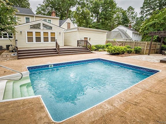 4th image of 1612 Stoneycreek Dr