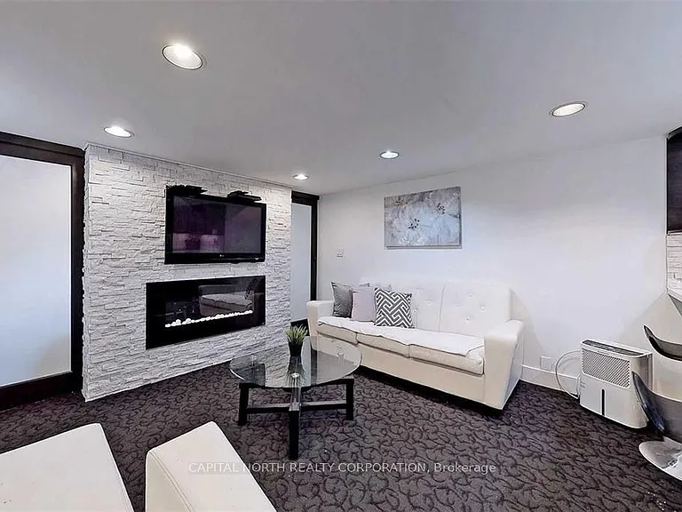 4 Belle Ayre Blvd #LOWER — Photo 5