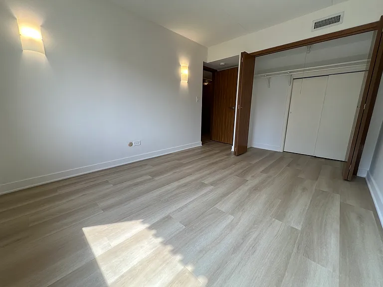2416 W Foster Ave #1N — Photo 29