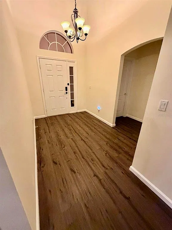 3 bed, 2.0 bath, 1694 sqft, $2,400 — Photo 2