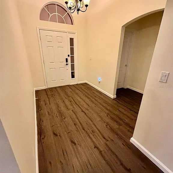 15545 Markham Dr — Photo 2
