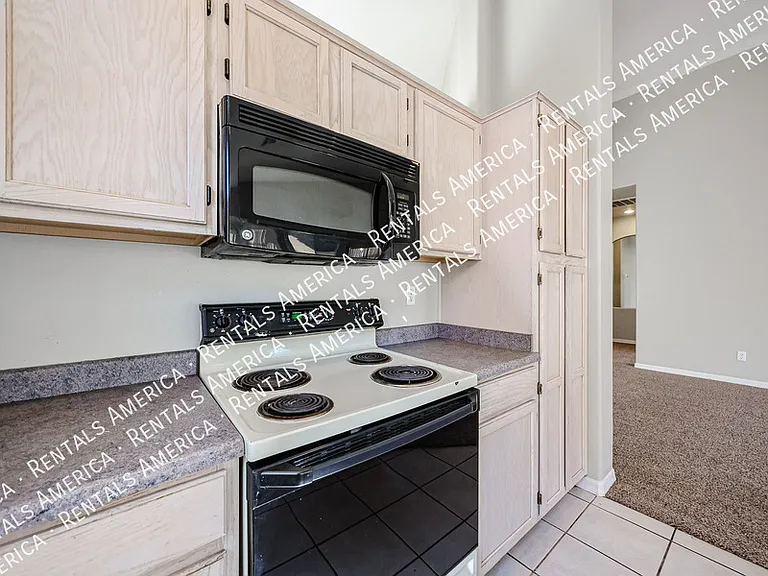 13874 W Wilshire Dr — Photo 18