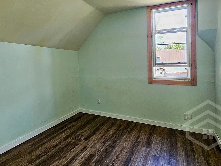 311 Talbot St W #1 — Photo 5