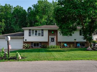 1361 Sisson Dr, North Tonawanda, NY 14120