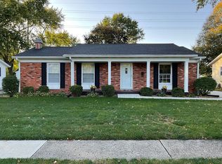 220 Saxon Dr, Springfield, IL 62704