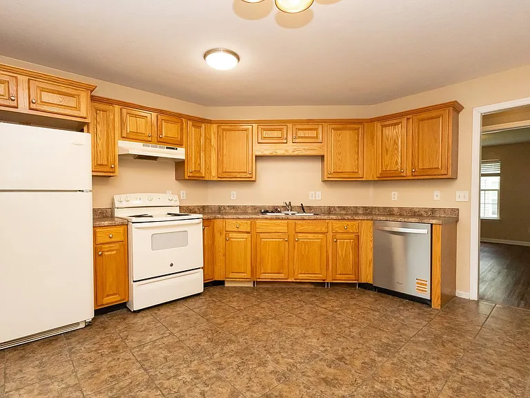 4705 Montview Dr — Photo 3