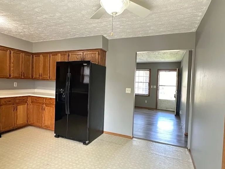 140 E Stewart St — Photo 10