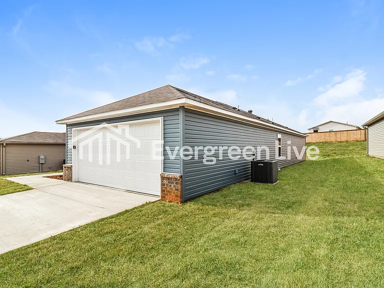7024 Potomac Trl — Photo 2