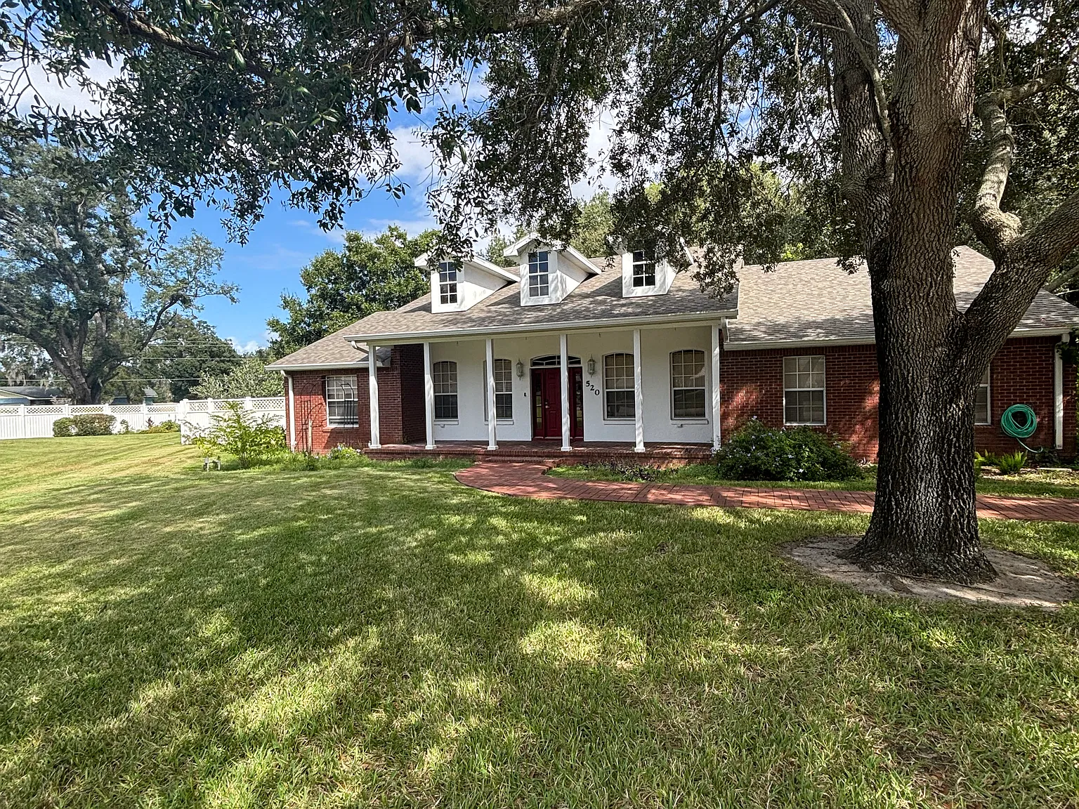 4 bed, 2052 sqft, $2,400 — Photo 2