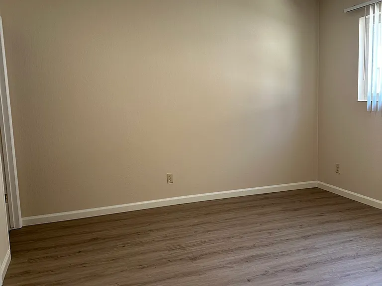 376 College Ave #3B — Photo 4