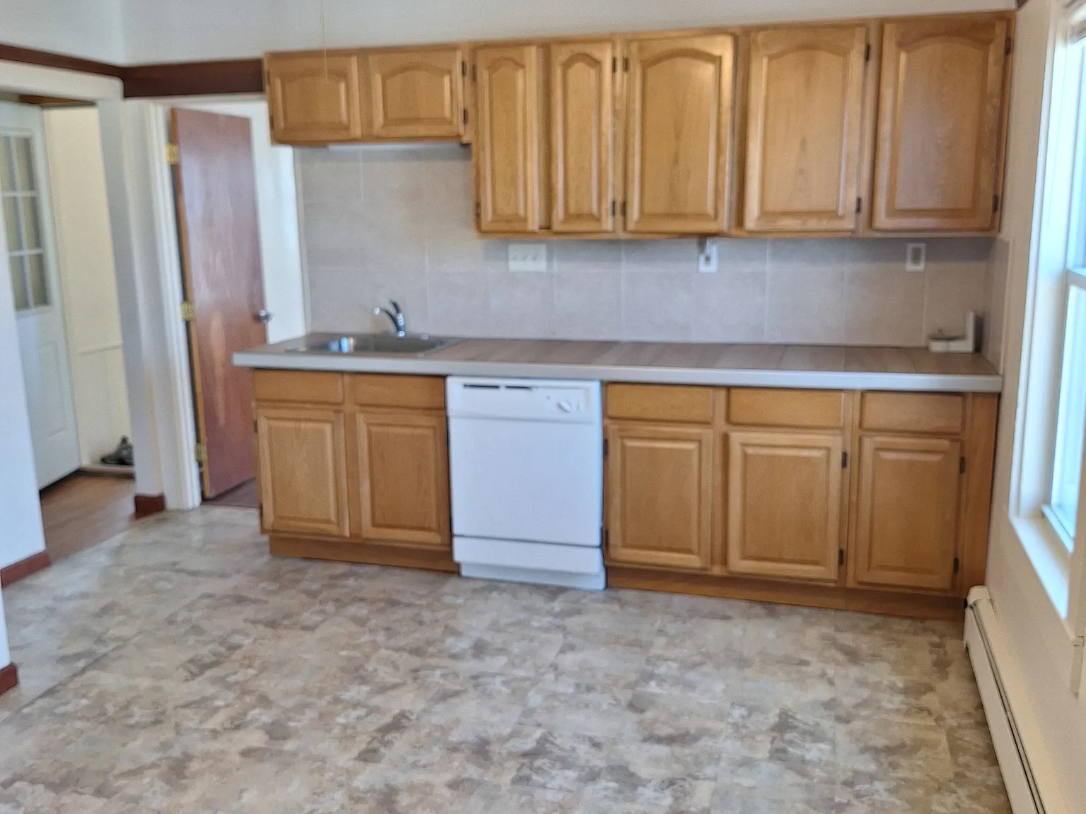 3 bed, 1140 sqft, $1,850 — Photo 4