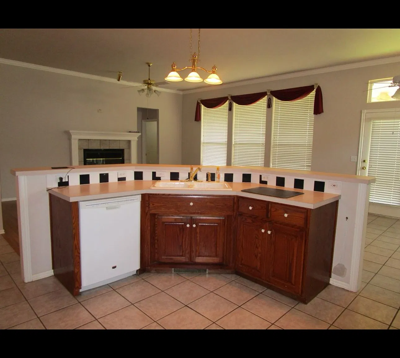 7616 Sandlewood Dr — Photo 4