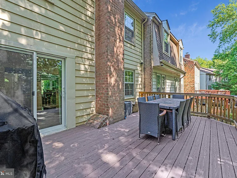 9607 Masterworks Dr — Photo 25