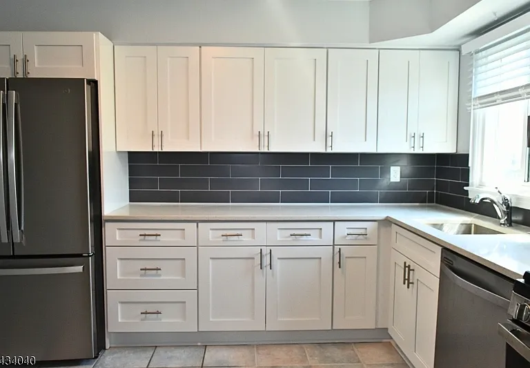 10 Garden Dr #2 — Photo 10