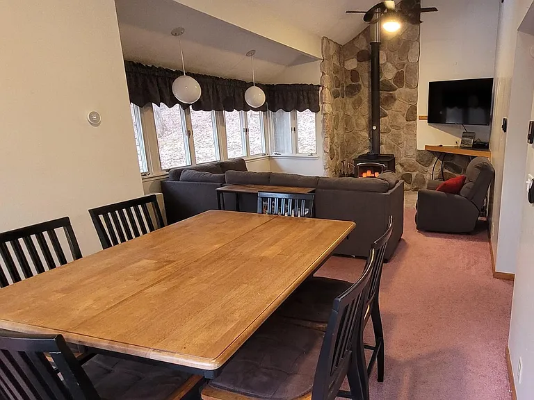 10 Aspen Dr — Photo 2