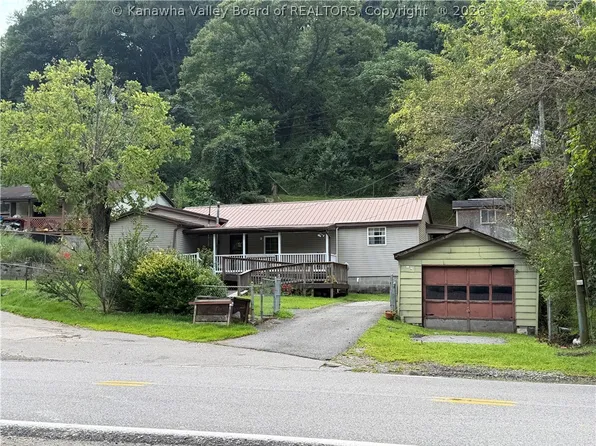12 Philip St, Sarah Ann, WV 25644