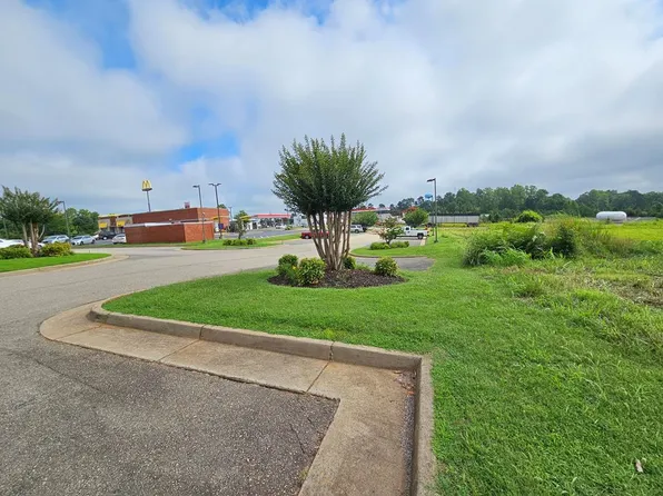 Buckingham Centre Dr #3 & 4, Dillwyn, VA 23936