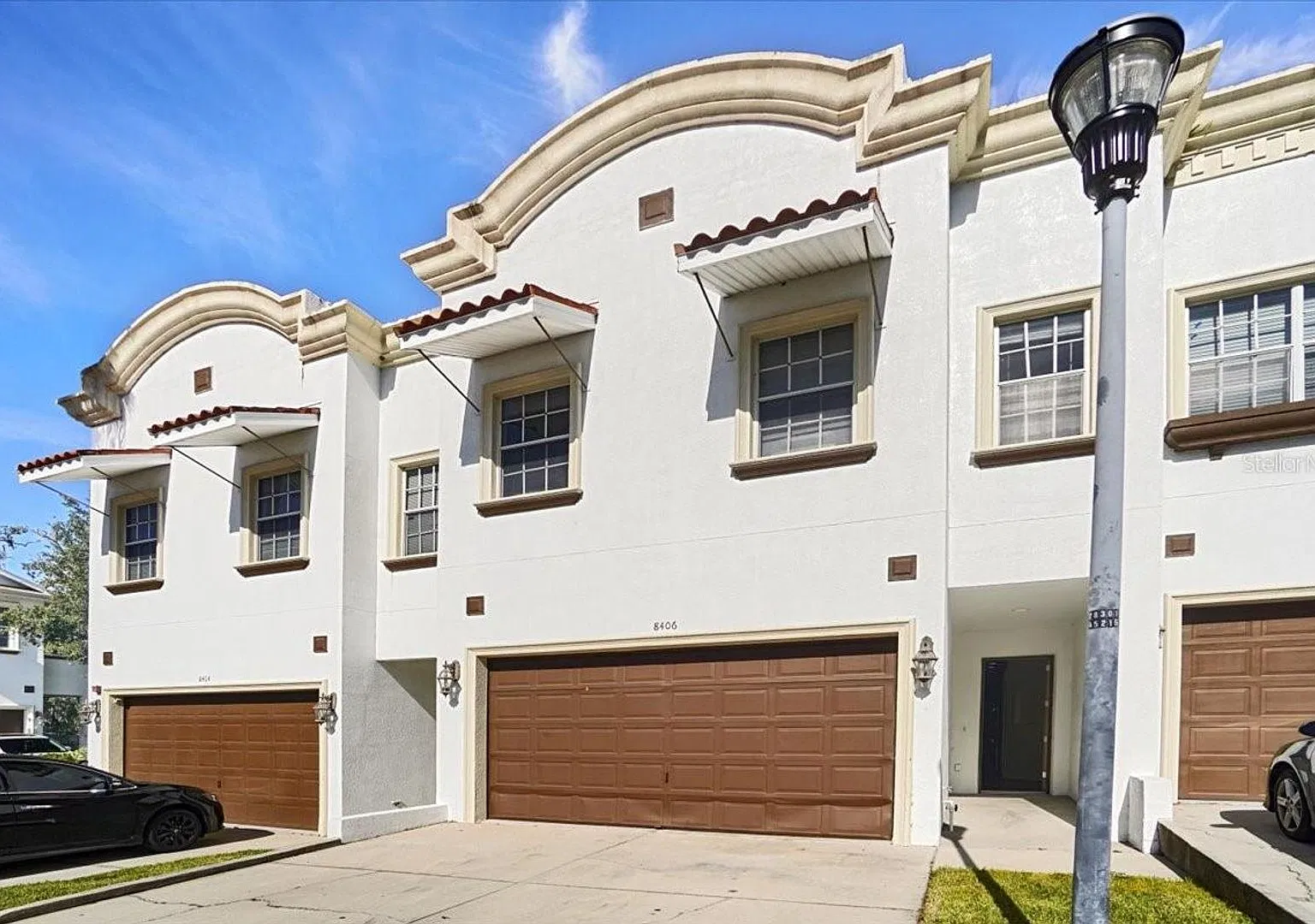 Luxury 2-Car garage Townhome in Temple Terrace — Photo 1